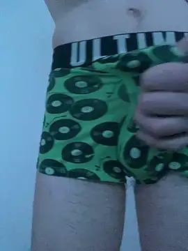 Snapshot of LittleGuy_2007 chatting on February 19, 2026, 10:50 pm LittleGuy 2007 online show from February 19, 2026, 10:50 pm