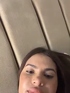 Irina Velvett online show from April 21, 2026, 2:37 am