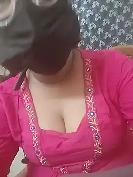 Snapshot of MaggieTelugu-15 chatting on July 1, 2026, 7:32 am MaggieTelugu-15 online show from July 1, 2026, 7:32 am