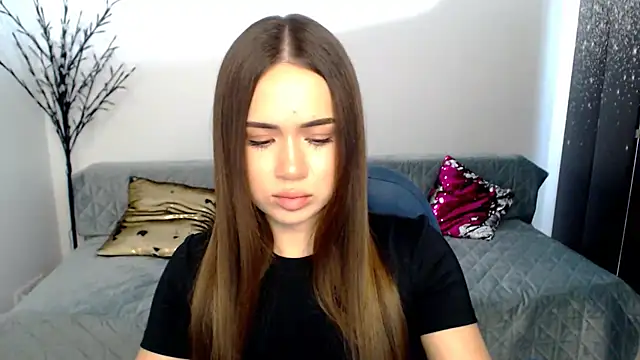 heiley love online show from January 6, 2026, 10:52 am