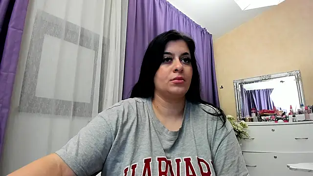 Snapshot of NayaNoirX chatting on January 18, 2026, 4:33 pm NayaNoirX online show from January 18, 2026, 4:33 pm