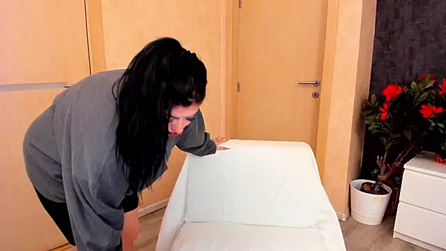 Snapshot of NayaNoirX chatting on February 3, 2026, 7:08 pm NayaNoirX online show from February 3, 2026, 7:08 pm