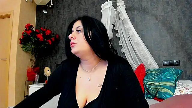 Snapshot of NayaNoirX chatting on February 25, 2026, 8:40 pm NayaNoirX online show from February 25, 2026, 8:40 pm