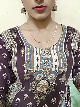 Snapshot of Yours-Zeenat chatting on May 26, 2026, 7:59 am Yours-Zeenat online show from May 26, 2026, 7:59 am