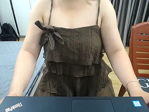 Snapshot of Coffee_Milktea chatting on July 2, 2026, 12:43 am Coffee Milktea online show from July 2, 2026, 12:43 am