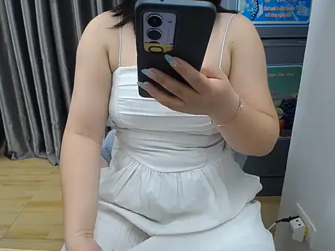 Snapshot of Coffee_Milktea chatting on July 3, 2026, 2:29 am Coffee Milktea online show from July 3, 2026, 2:29 am