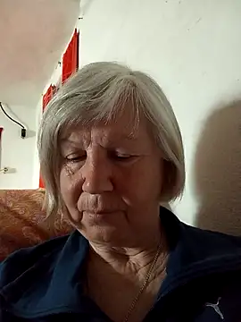 KlaudiaDarling online show from April 6, 2026, 2:18 pm