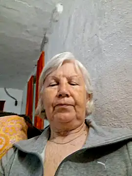KlaudiaDarling online show from May 14, 2026, 7:37 am