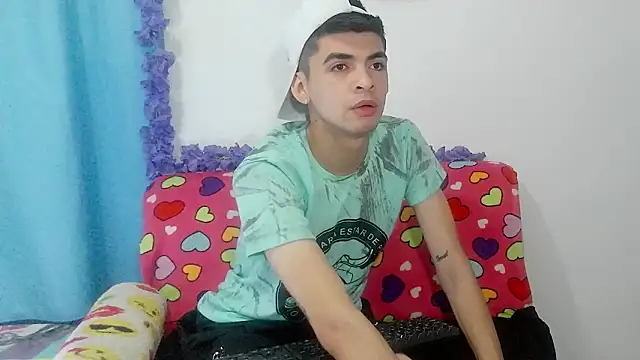 Snapshot of nico22love chatting on February 13, 2026, 1:07 pm nico22love online show from February 13, 2026, 1:07 pm