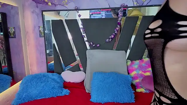 Alice NY online show from April 15, 2026, 5:25 am