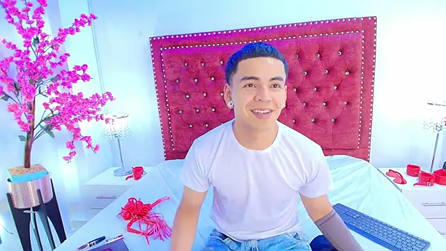 Jaden and sofia online show from March 28, 2026, 3:17 am