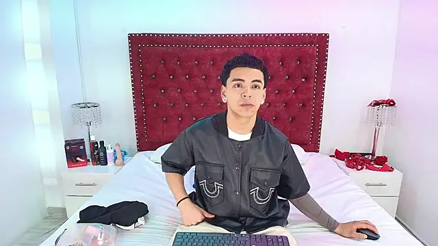 Jaden and sofia online show from July 28, 2026, 3:13 am