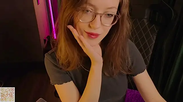 Snapshot of emmasday chatting on February 6, 2026, 8:29 am emmasday online show from February 6, 2026, 8:29 am