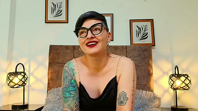 Snapshot of kat_paradise chatting on April 26, 2026, 2:48 pm kat paradise online show from April 26, 2026, 2:48 pm