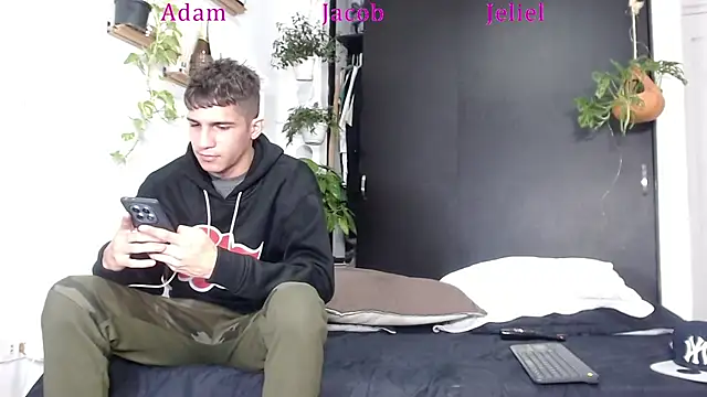 Interracial Snow Bunny online show from January 5, 2026, 10:24 pm