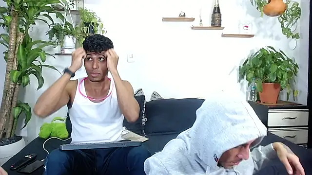 Interracial Snow Bunny online show from February 13, 2026, 11:12 pm