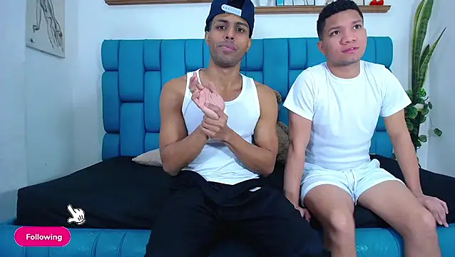 Interracial Snow Bunny online show from April 13, 2026, 9:20 pm