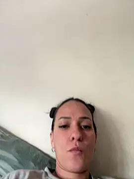 Snapshot of donatella07 chatting on February 15, 2026, 4:47 pm donatella07 online show from February 15, 2026, 4:47 pm