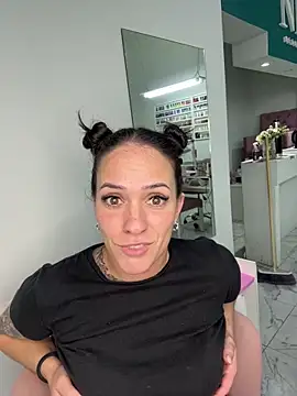 Snapshot of donatella07 chatting on February 24, 2026, 4:05 pm donatella07 online show from February 24, 2026, 4:05 pm