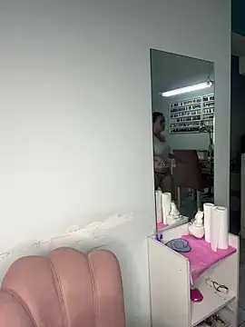 Snapshot of donatella07 chatting on February 28, 2026, 10:44 pm donatella07 online show from February 28, 2026, 10:44 pm