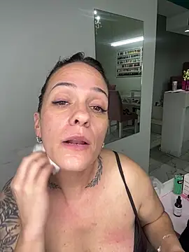 Snapshot of donatella07 chatting on March 12, 2026, 12:39 am donatella07 online show from March 12, 2026, 12:39 am