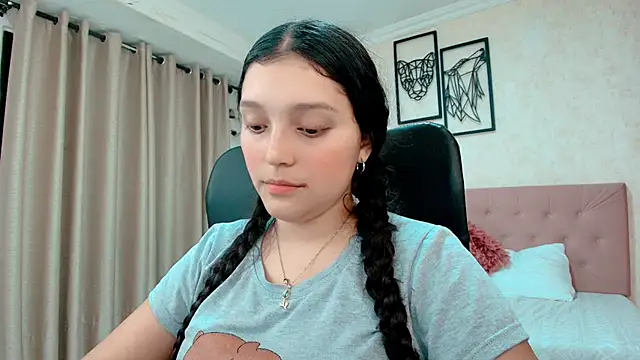 littlemolly walcott online show from March 3, 2026, 12:28 am