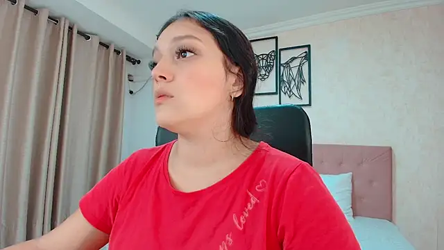 littlemolly walcott online show from July 4, 2026, 8:48 pm