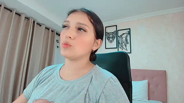 littlemolly walcott online show from July 6, 2026, 11:51 pm