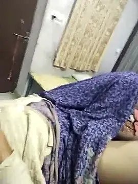 Snapshot of hornycouple20000 chatting on January 13, 2026, 2:44 pm hornycouple20000 online show from January 13, 2026, 2:44 pm