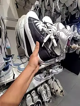 jerryrooh69 online show from April 9, 2026, 1:27 pm