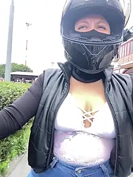 Snapshot of Scarlet_auraa chatting on February 5, 2026, 7:29 pm Scarlet auraa online show from February 5, 2026, 7:29 pm