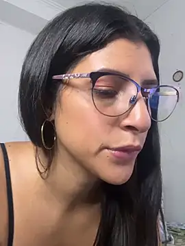 moronoiroficial online show from February 12, 2026, 3:29 pm