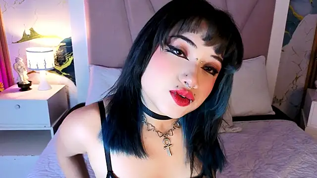 Sienna Desiree online show from July 17, 2026, 3:46 am