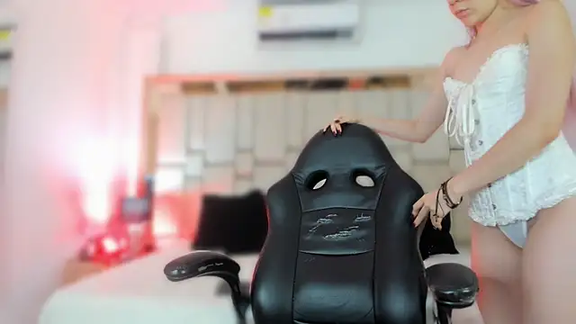 ElaRabbit online show from February 19, 2026, 12:12 pm