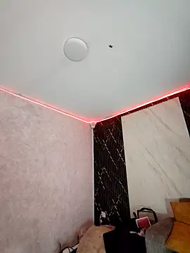 Isis Hot   online show from February 22, 2026, 12:12 am