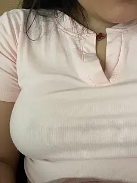 Linh DuongSexy online show from March 10, 2026, 1:32 am