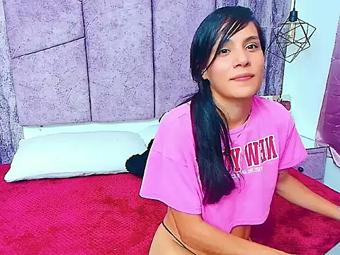 Snapshot of AlahiaEvansz chatting on February 7, 2026, 2:04 am AlahiaEvansz online show from February 7, 2026, 2:04 am