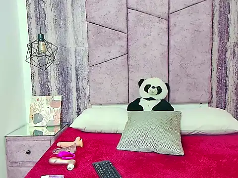 Snapshot of AlahiaEvansz chatting on February 10, 2026, 1:32 am AlahiaEvansz online show from February 10, 2026, 1:32 am