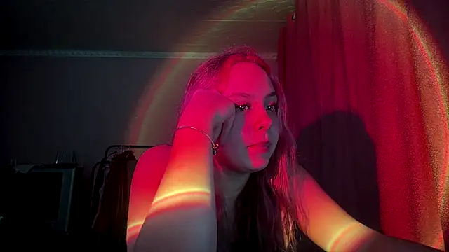 ZoraDearmon online show from January 6, 2026, 9:18 pm