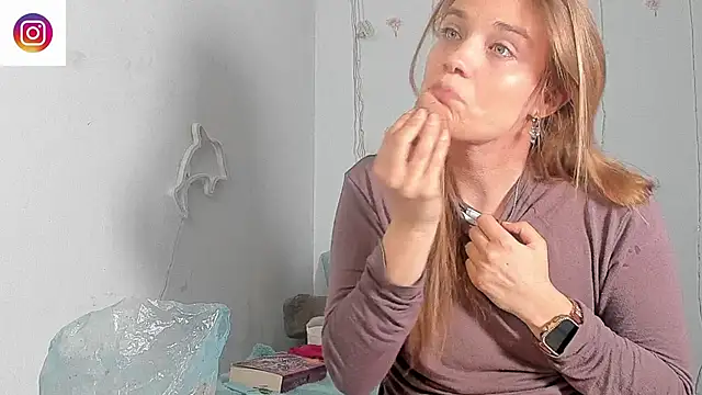 Snapshot of YoungSophie chatting on February 21, 2026, 5:03 pm YoungSophie online show from February 21, 2026, 5:03 pm