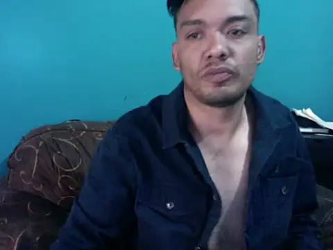 latinomoreno95 online show from January 13, 2026, 9:20 pm