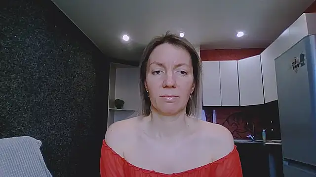 Amanda Luxe online show from February 25, 2026, 3:05 am