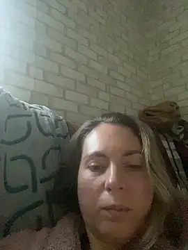 VikiLove765 online show from February 4, 2026, 5:24 am