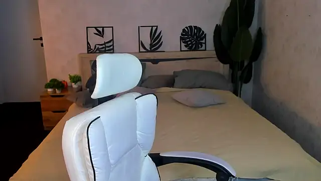 Gloria Gordon online show from April 25, 2026, 5:32 pm