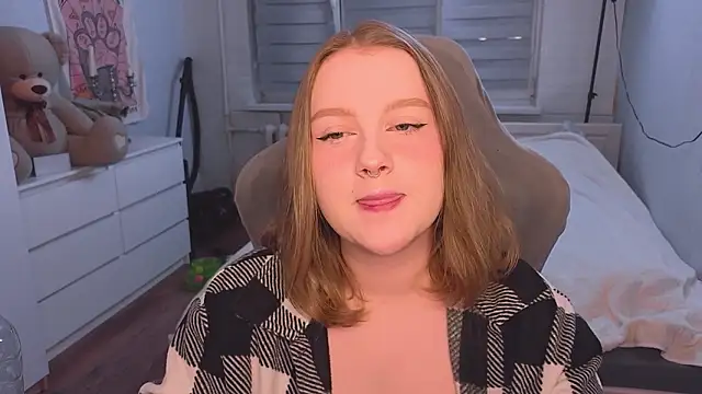 Snapshot of Ol1via chatting on February 3, 2026, 1:04 am Ol1via online show from February 3, 2026, 1:04 am