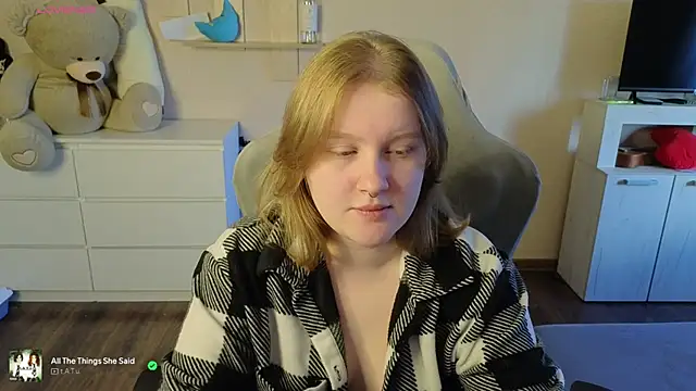 Ol1via online show from April 25, 2026, 2:47 am