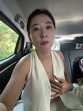 Jingjingxiang-520 online show from June 14, 2026, 5:09 am