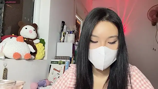 Tieu-May online show from April 15, 2026, 8:54 am