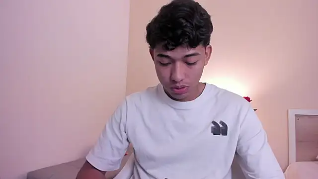 AustinTowers online show from February 19, 2026, 7:54 pm