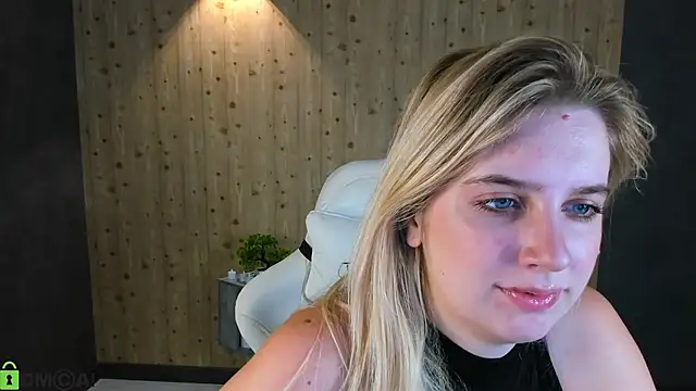 SoftLana online show from February 9, 2026, 4:27 am